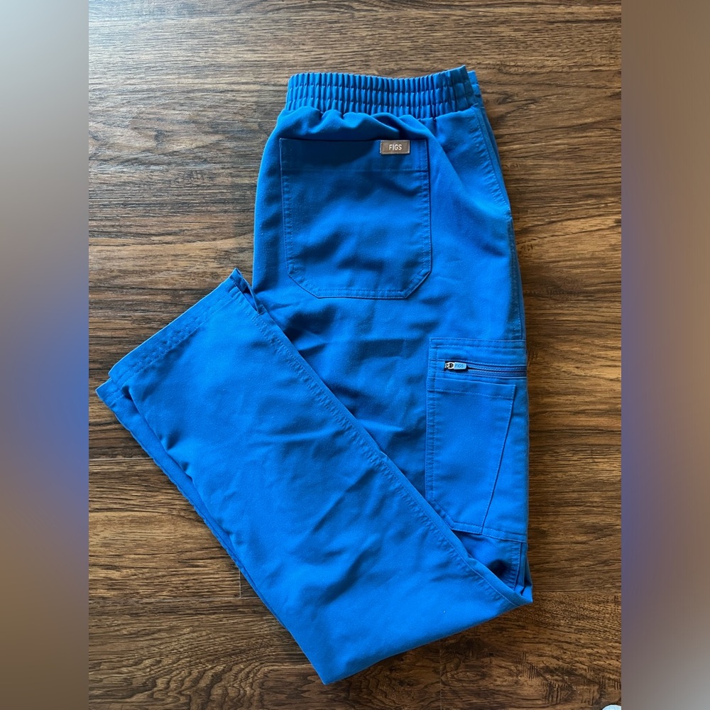 Yola skinny style figs scrub pants size small